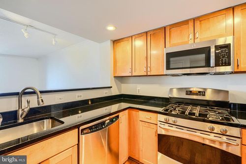 apt-2410-414 Water St, BALTIMORE, MD, 21202-3277 | Card Image