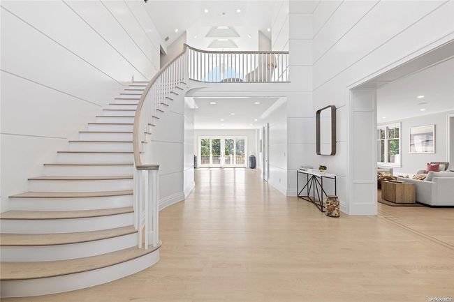 Grand Entrence Foyer | Image 6