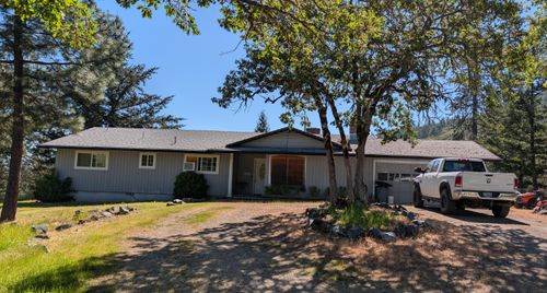 4953 Glen Echo Way, Central Point, OR, 97502 | Card Image