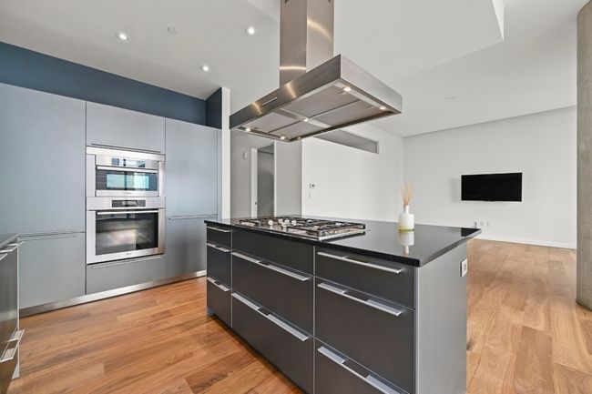APT-2011 - 210 Lavaca St, Condo with 2 bedrooms, 3 bathrooms and 2 parking in Austin TX | Image 10