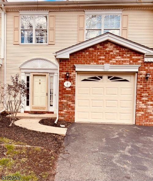 8 Coral Ct, Franklin Park, NJ, 08823-1610 | Card Image