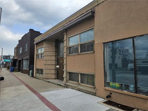 2-216 Parkdale Ave N, Hamilton, ON, L8H5X5 | Card Image