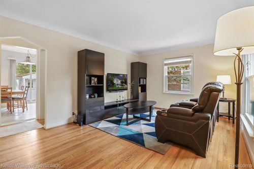 2517 N Wilson Ave, Royal Oak, MI, 48073-4275 | Card Image