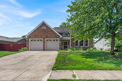 7764 Camberwood Dr, Indianapolis, IN, 46268-4708 | Card Image