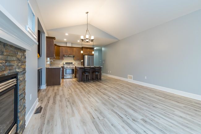 45807 Foxridge Crescent, House other with 2 bedrooms, 1 bathrooms and 2 parking in Chilliwack BC | Image 6