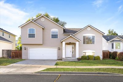 7319 N Magnolia St, Home with 4 bedrooms, 3 bathrooms and null parking in Spokane WA | Image 1