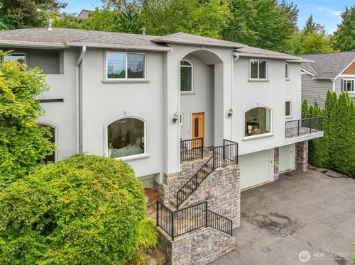 9021 Sand Point Way Ne, Seattle, WA, 98115-3953 | Card Image