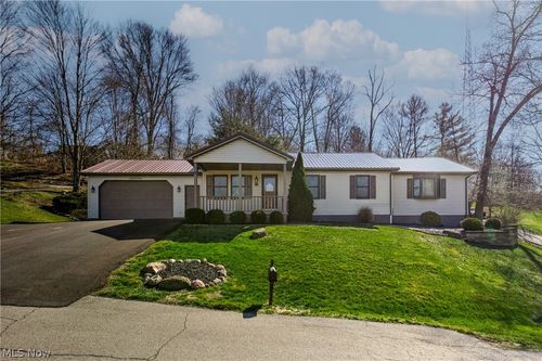 616 N James St, East Palestine, OH, 44413-2242 | Card Image