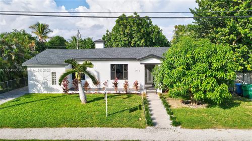 347 Ne 110th St, Miami, FL, 33161-7109 | Card Image