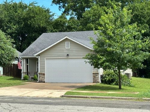 211 Hilre Dr, Sherman, TX, 75092-3915 | Card Image