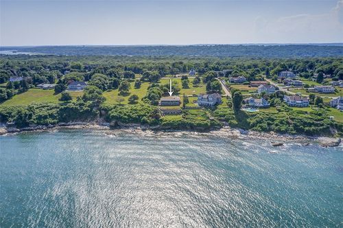 727 Boston Neck Rd, Narragansett, RI, 02882-2901 | Card Image