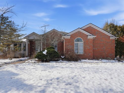 68725 Place Rd, Lenox, MI, 48050-1123 | Card Image