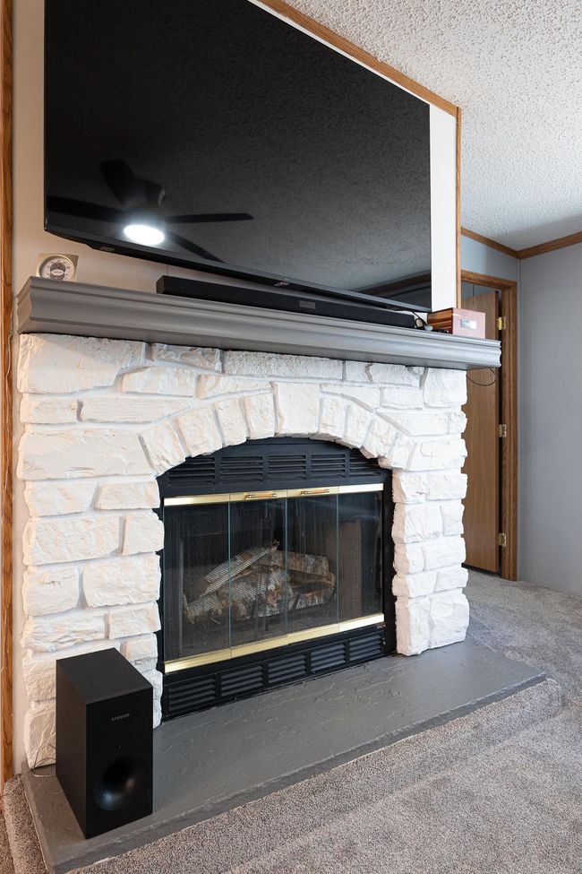 Wood burning fireplace..jpg | Image 7