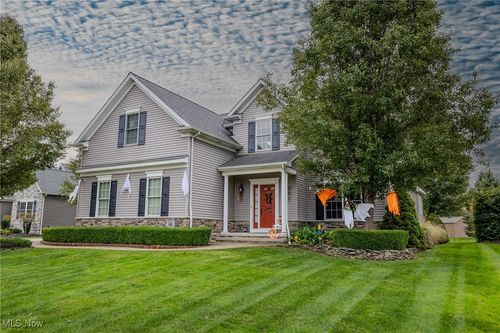 38694 Andrews Ridge Way, Willoughby, OH, 44094-7832 | Card Image