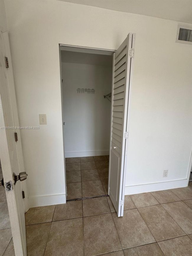 APT-507 - 8610 N Sherman Cir, Condo with 2 bedrooms, 2 bathrooms and null parking in Miramar FL | Image 8