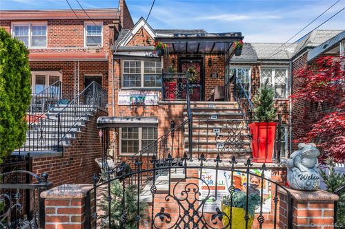1115 E 83rd St, Brooklyn, NY, 11236-4703 | Card Image