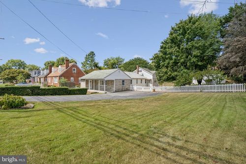 5629 Fisher Rd, TEMPLE HILLS, MD, 20748-4733 | Card Image