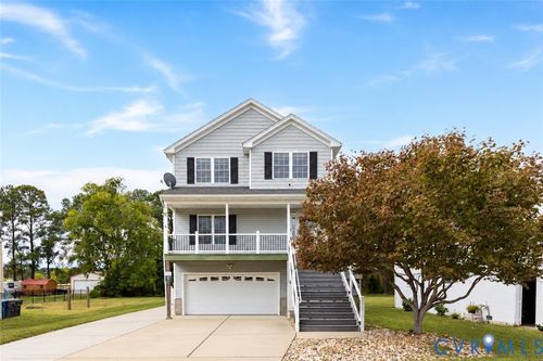 17 Freeman Dr, Poquoson, VA, 23662-1711 | Card Image