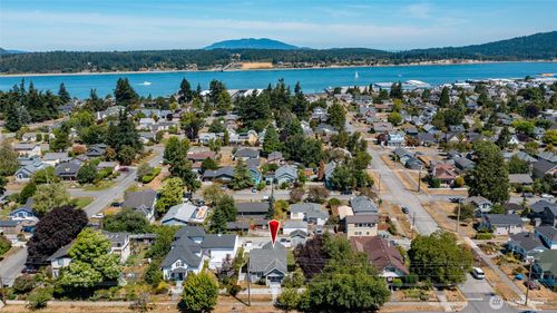 1506 12th St, Anacortes, WA, 98221-2111 | Card Image