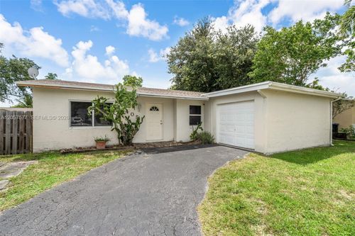 405 Sw 77th Ave, North Lauderdale, FL, 33068-1222 | Card Image