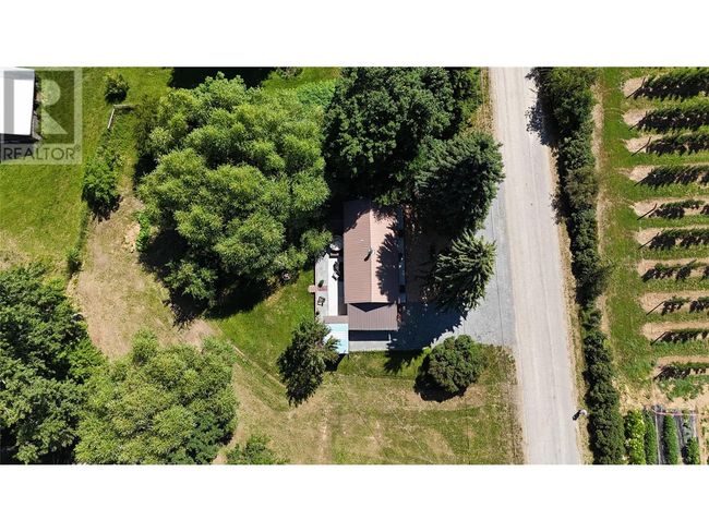 4152 51 St, House other with 2 bedrooms, 2 bathrooms and 10 parking in Canyon BC | Image 13