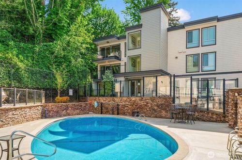 c301-3212 81st Pl Se, Mercer Island, WA, 98040-3084 | Card Image