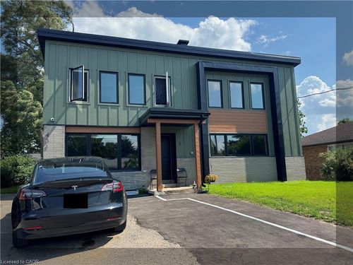 431 Krug St, Kitchener, ON, N2B1K9 | Card Image