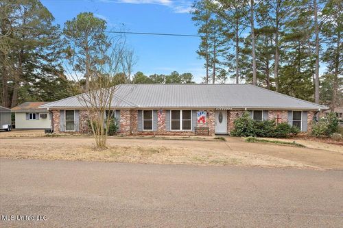 489 Cheyenne Ln, Madison, MS, 39110-9206 | Card Image