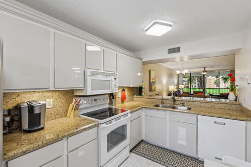 206-5718 Coral Lake Dr, Margate, FL, 33063-5859 | Card Image