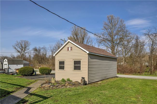 6808 Low St, House other with 3 bedrooms, 2 bathrooms and 3 parking in Mount Pleasant PA | Image 6