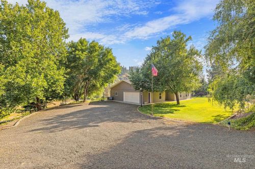 1091 Cedar Ridge Rd, Kendrick, ID, 83537-9713 | Card Image
