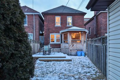 541 Cannon St E, House other with 3 bedrooms, 2 bathrooms and 3 parking in Hamilton ON | Image 3