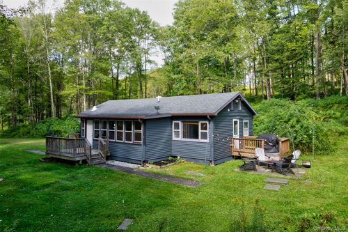 256 Pleasant Valley Rd, Callicoon, NY, 12723-5567 | Card Image