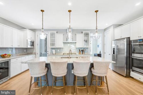 3871 Rainier Dr, FAIRFAX, VA, 22033-2986 | Card Image