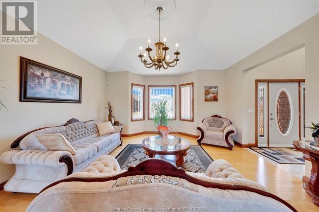 1912 Corbi Lane, House other with 3 bedrooms, 3 bathrooms and null parking in Tecumseh ON | Image 8