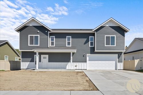 7038 Copper Sunset Dr, Billings, MT, 59106-2253 | Card Image