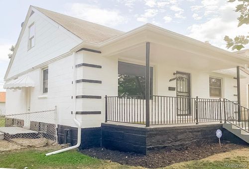 11090 Minden St, Detroit, MI, 48205-3759 | Card Image