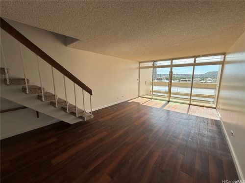 apt-930-500 University Ave, Honolulu, HI, 96826-4916 | Card Image