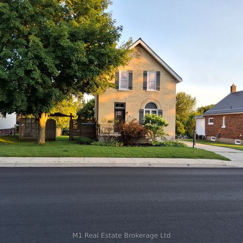 541 9th St, Hanover, ON, N4N1M3 | Card Image