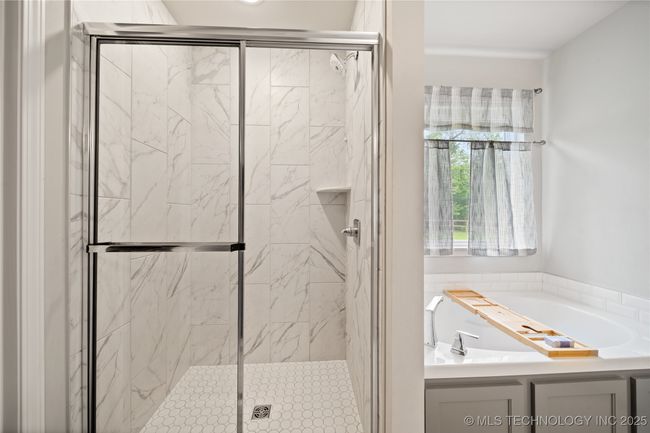 WALK IN SHOWER AND TUB IN PRIMARY BATH | Image 28