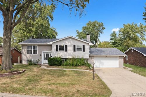 502 Fontainebleau, O'Fallon, IL, 62269 | Card Image