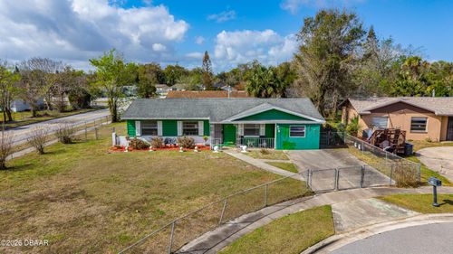 808 Kathy St, Daytona Beach, FL, 32114-6037 | Card Image