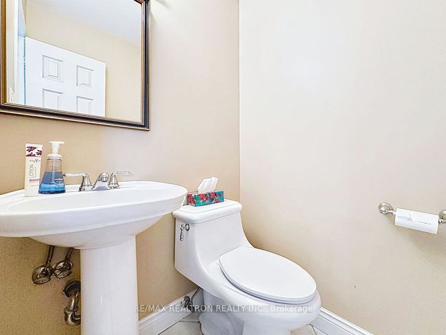 17 Colvin Cres, House other with 5 bedrooms, 4 bathrooms and 3 parking in Thornhill ON | Image 16