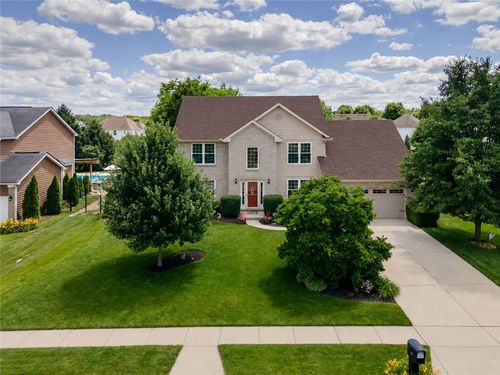 2135 Wedgewood Drive, Beavercreek, OH, 45434 | Card Image