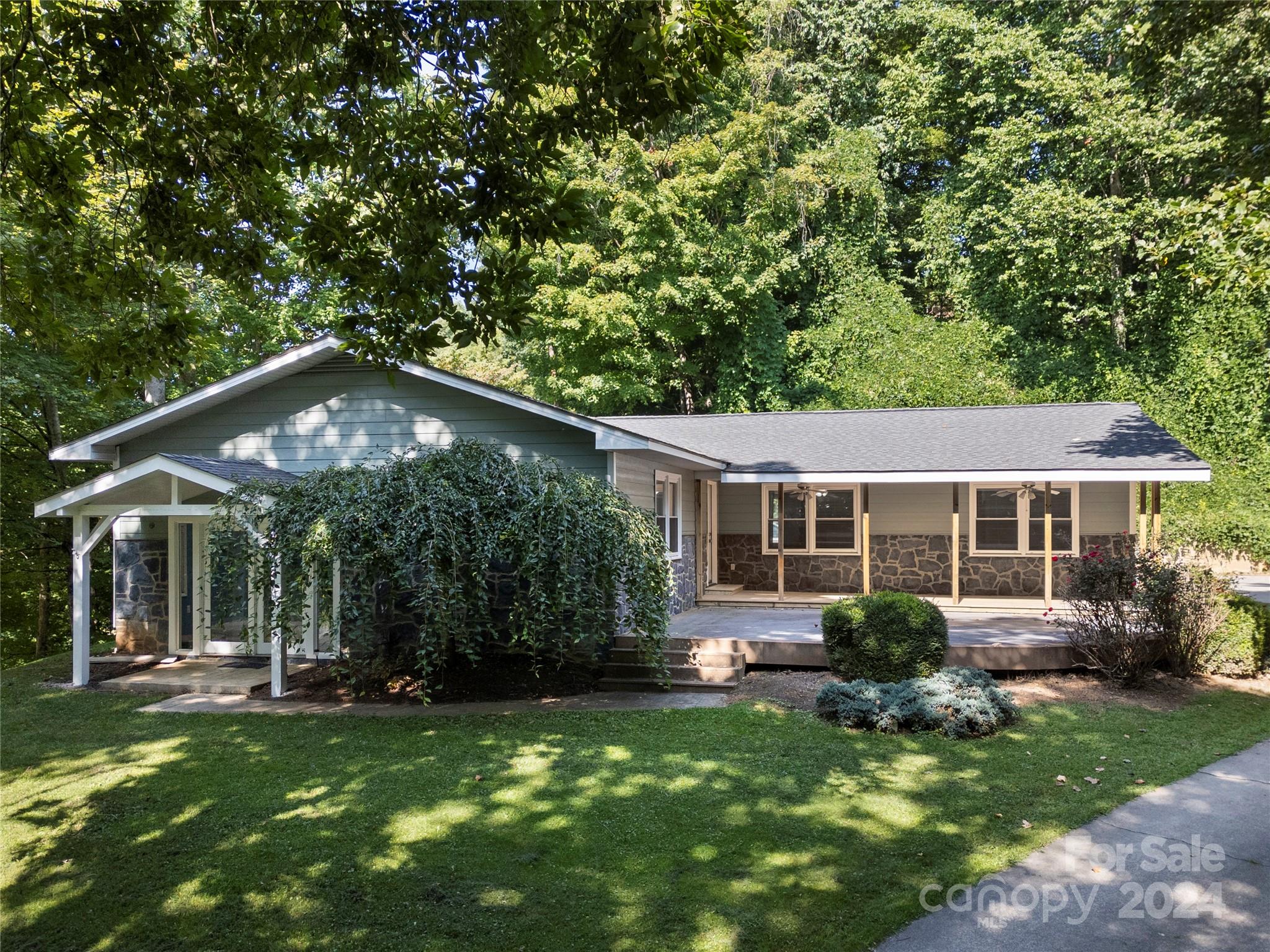 Far Side Way, Waynesville, NC 28786