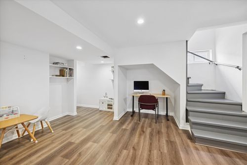 310 Leitch Ave, La Grange, IL, 60525-2163 | Card Image