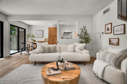 2890 Instone Ct, Westlake Village, CA, 91361-3711 | Card Image