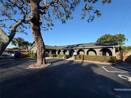11520 Oakhurst Rd, LARGO, FL, 33774-3948 | Card Image