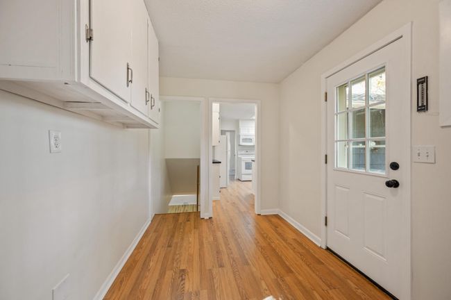 Mud room to Lower level | Image 21