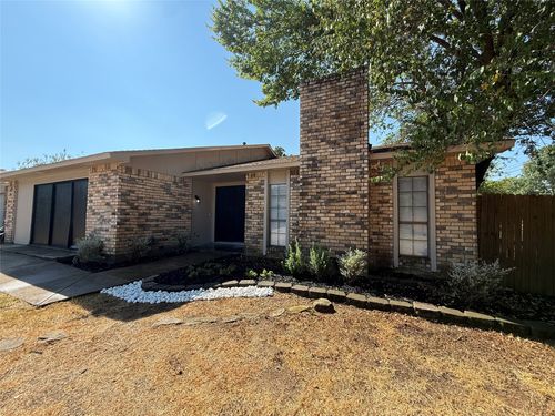 4212 Coronet Ln, Arlington, TX, 76017-2326 | Card Image